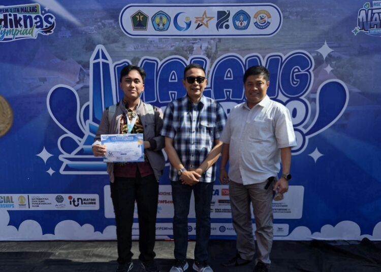 Inspiratif! Belajar dari Kesederhanaan dan Konsistensi, Pelajar Ini Lahirkan Prestasi Hingga Diapresiasi Pemda Jawa Timur dan Dapat Golden Ticket dari Rektor!